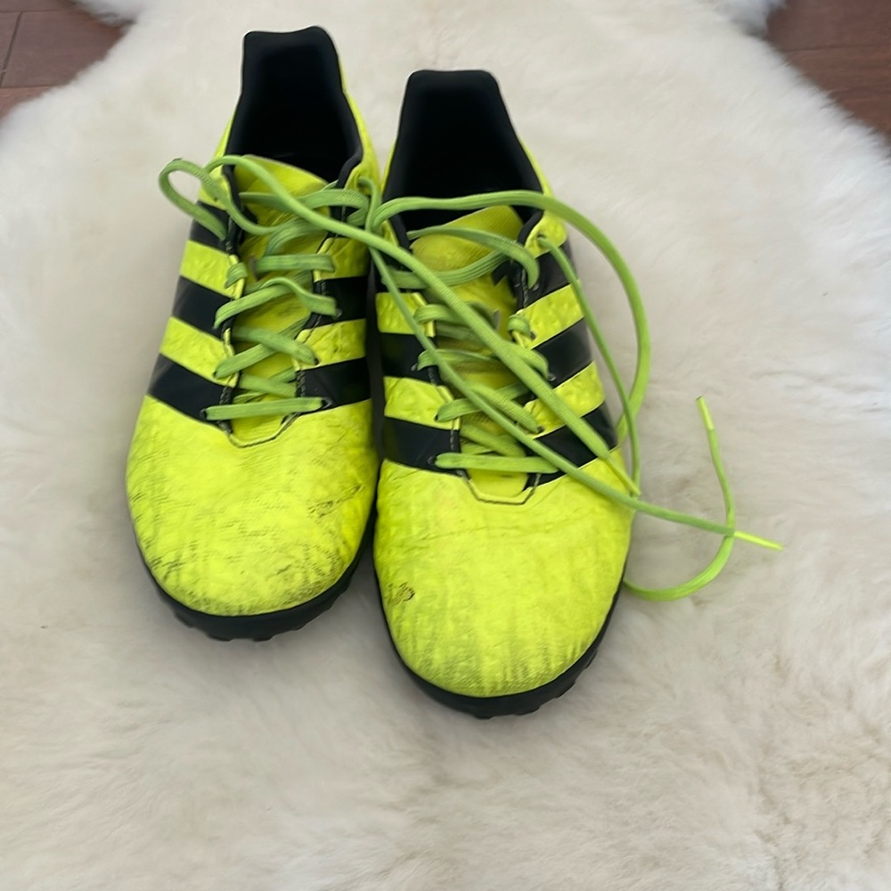 Adidas, male indoor soccer shoe neon, yellow in colour size 7.5